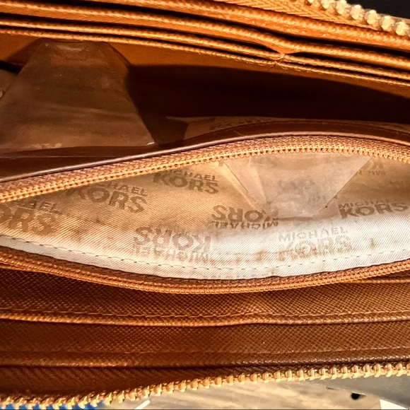 MICHAEL KORS MK DELANCY ZIP AROUND ZA CONTINENTAL WALLET - Picture 8 of 11